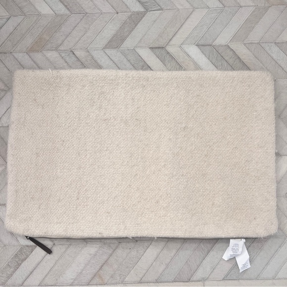 Pottery Barn Boucle Lumbar Pillow Covers (set of 2) 16x26 - Picture 3 of 9